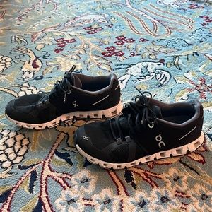 On cloud women’s running shoe